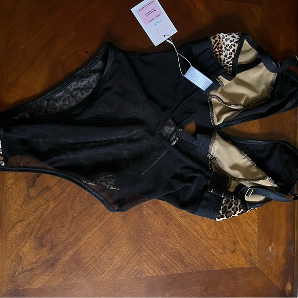 Madalynne Fenix bodysuit small G/H cup - Picture 3 of 5